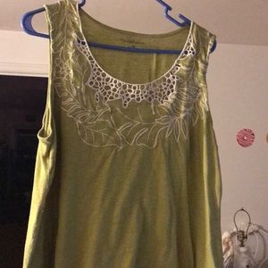 Beautiful croft and barrow top macramé neckline